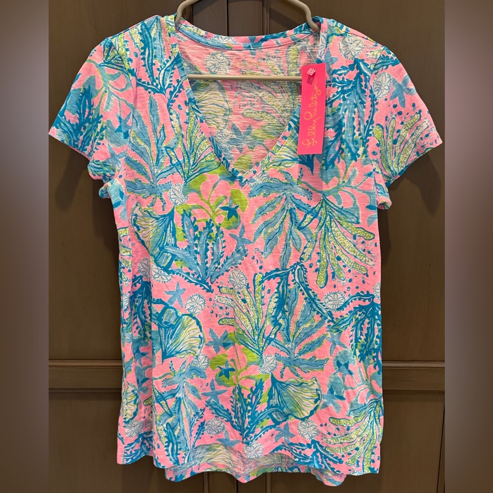 Lilly Pulitzer NWT Pink and Blue Floral Etta V-Neck Tee